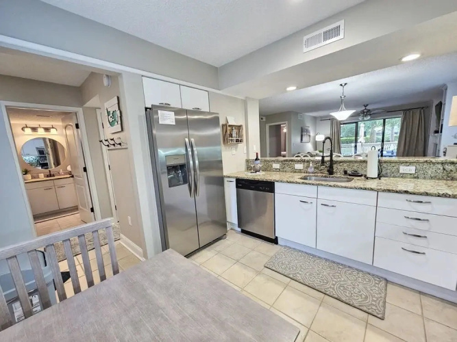 West Hyde Park Three-bedroom Apartment 5-C