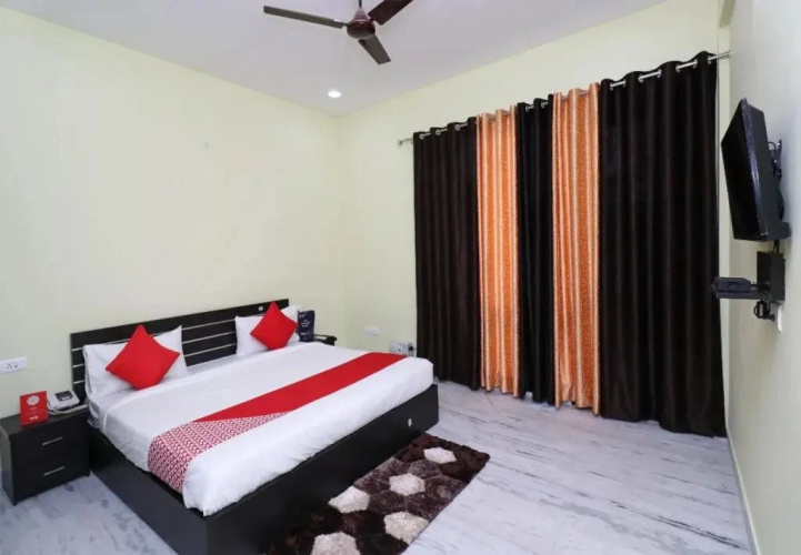 OYO 18899 Delight Inn