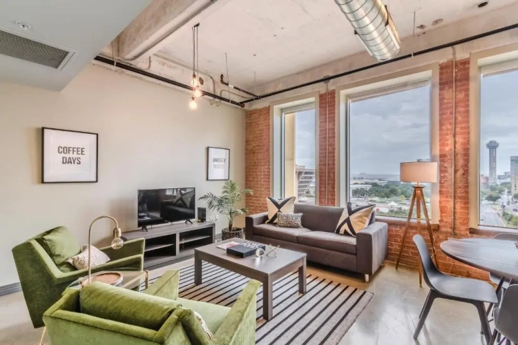 2 Bedrooms Apartment