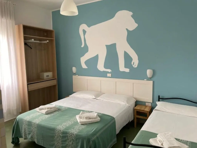 Standard Triple room