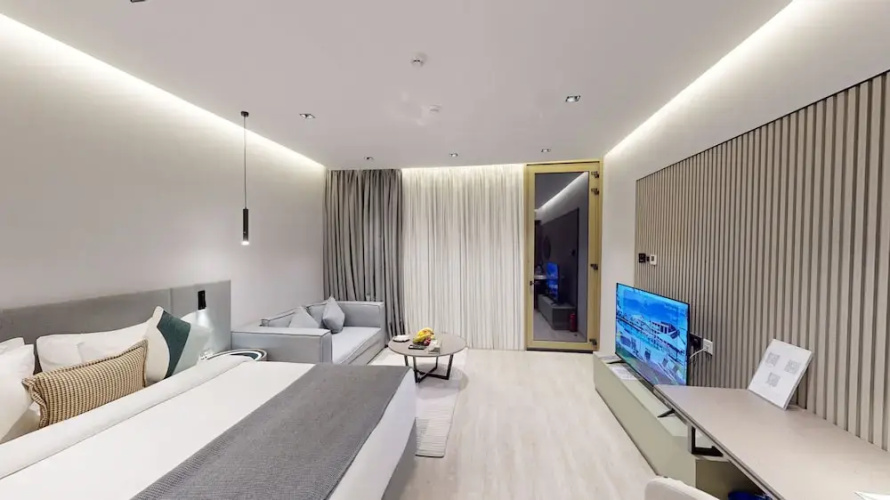 Royal Lazure Resort