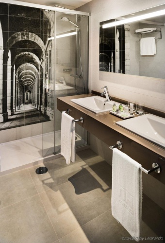 NH Madrid Zurbano photo 19