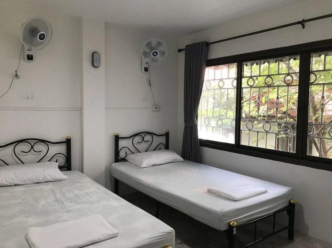 Coasters Hostel and Cafe