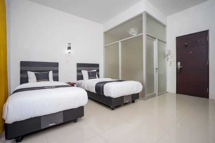 OYO 2695 D'es Guest House