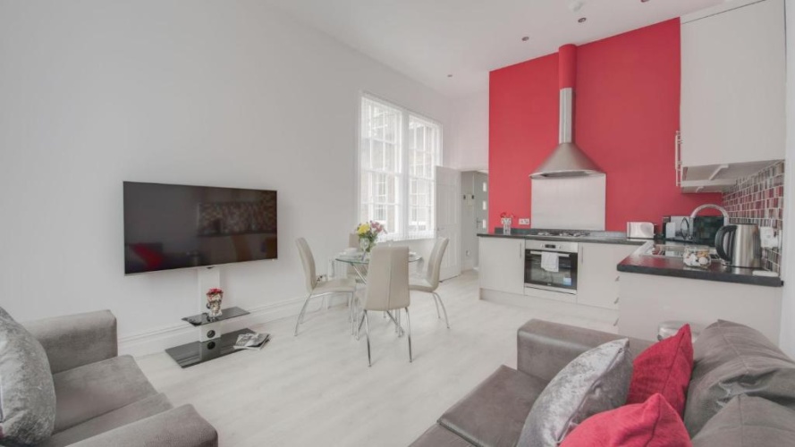 Deluxe Apartment