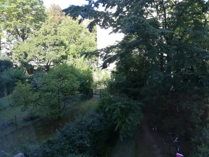 Room in maisonette with garden, parking place