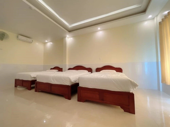 Long Hà Hotel