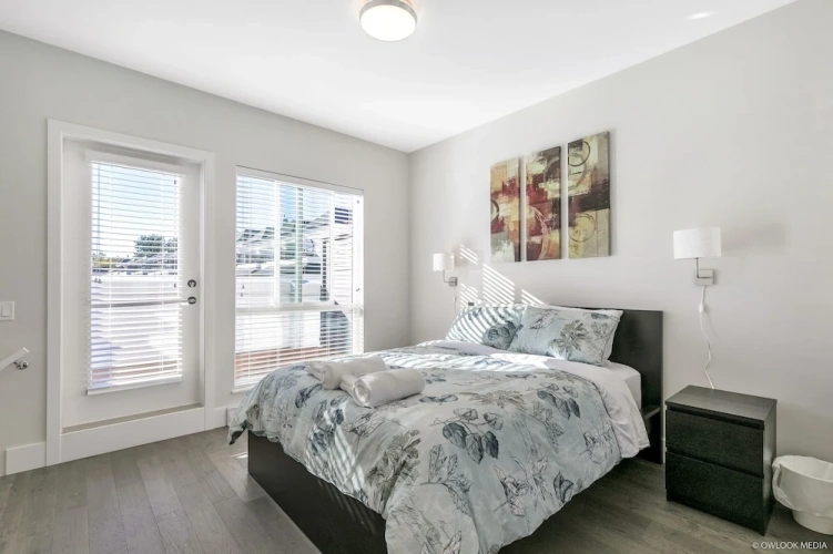 3 Bedrooms Apartment