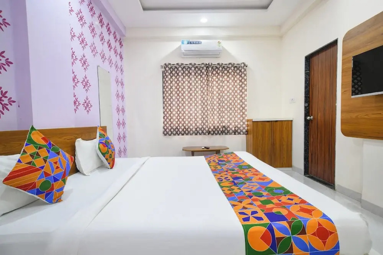 Fabhotel Chirag Inn