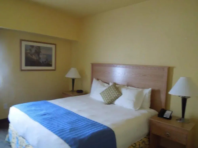 The Atrium Resort, Virginia Beach by Vacatia