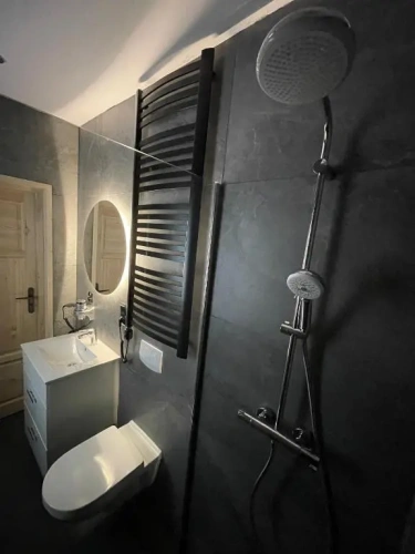 2 Bedrooms Chalet