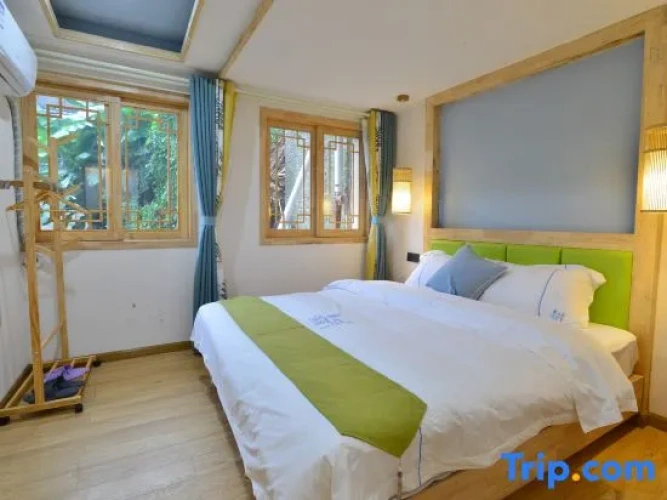 Twin Family Suite