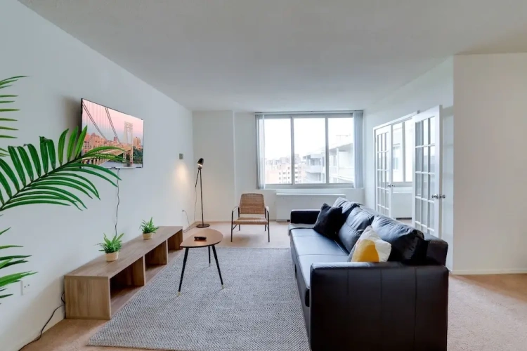 2 Bedrooms Comfort Apartment with city view