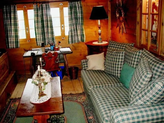 Ski-in ski-out fully catered Chalet