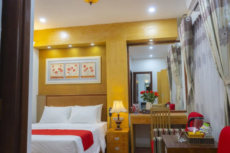 Moon Hotel