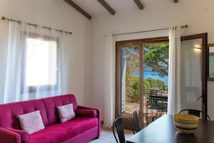 3 Bedrooms Apartment