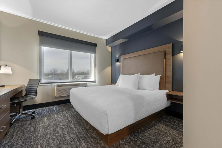 Best Western Plus Neepawa Hotel