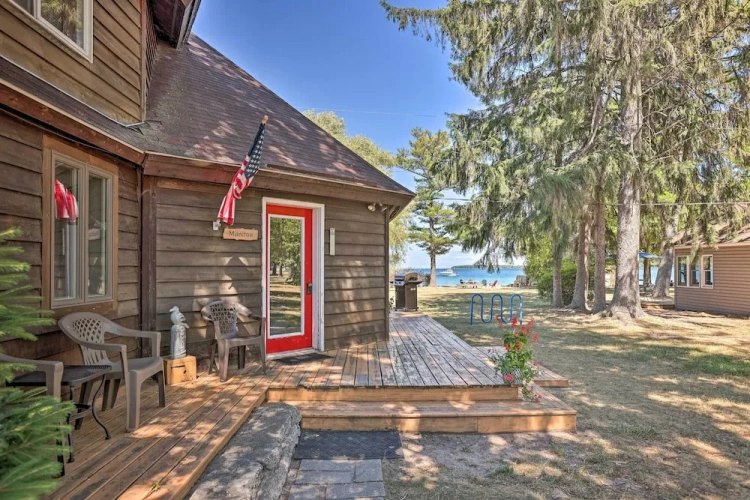 5 Bedrooms Cottage with balcony