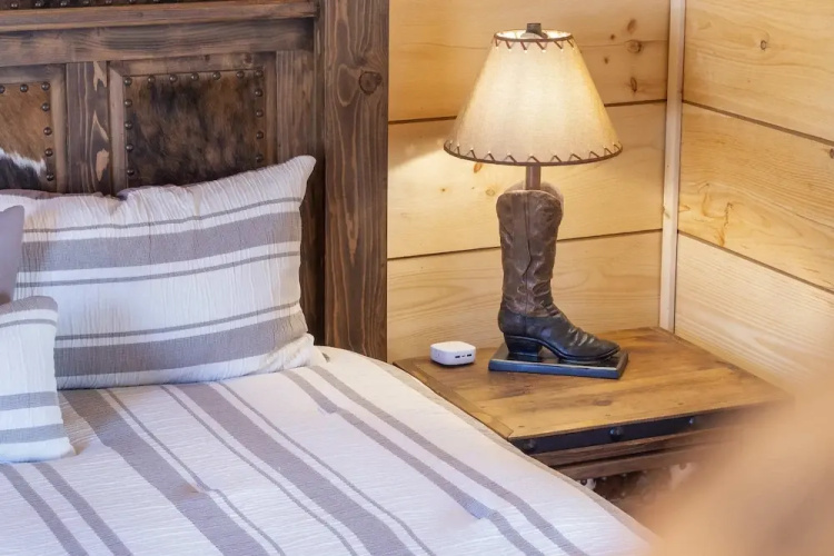 Elk Lodge Cabin for 4!