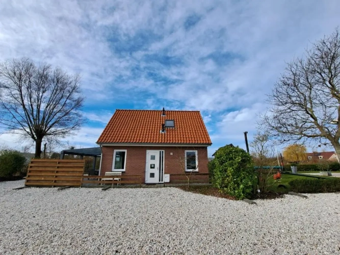 3 Bedrooms Cottage