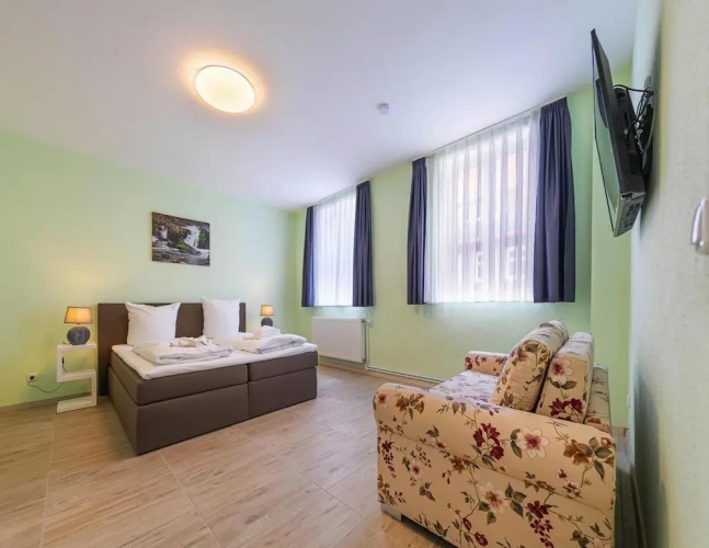 2 Bedrooms Classic Apartment