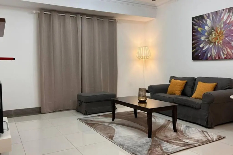 ONE Comfortable 2BR Apartment near Airport