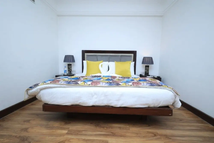 2 Bedrooms Standard Family room with balcony