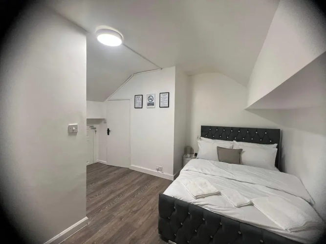 Lodge - Sleeps 10 & Free Parking