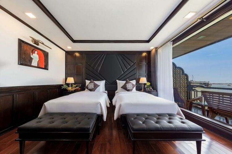 La Regina Legend CruiseOver view