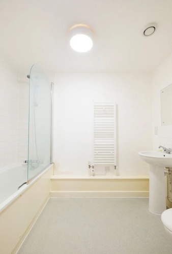 2 Bedroom Flat in Zone 1