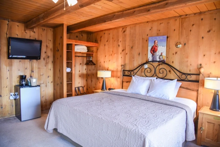 Standard Double room with balcony and with mountain view