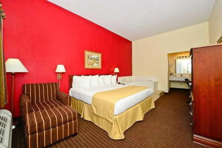 Manchester Heritage Inn & Suites