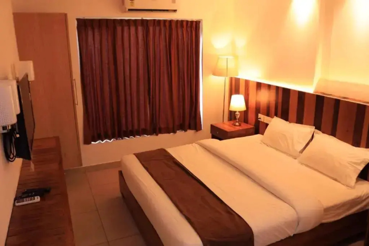 Laly’s Residency