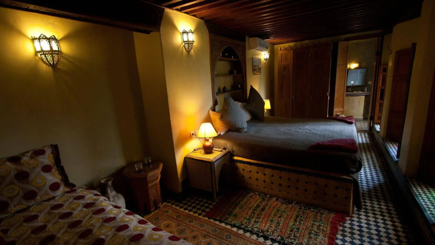 Riad Layalina