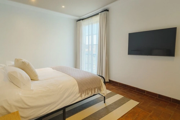 2 Bedrooms Apartment with balcony and with city view