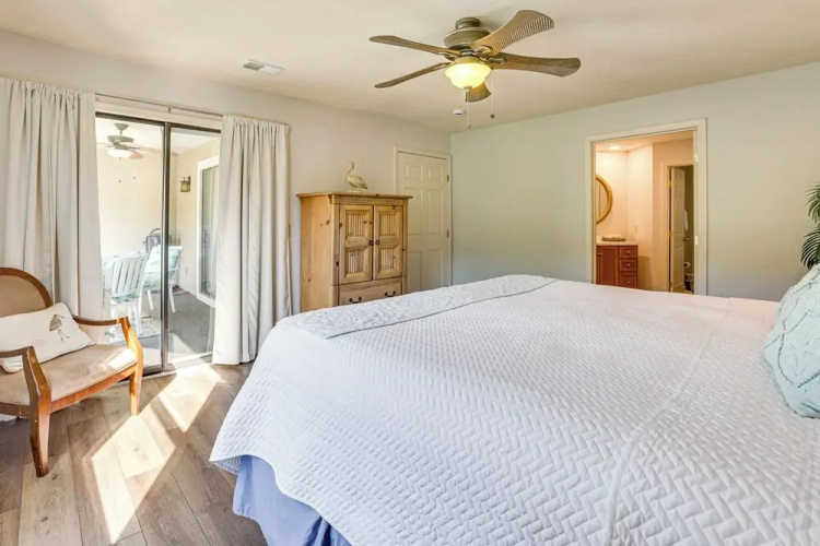 Indoor Pool Access: Golf Getaway Near 76 Strip!