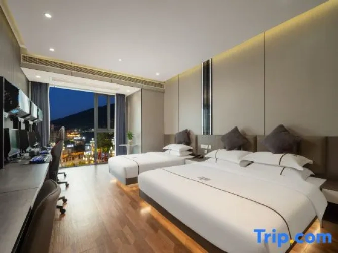 Double Suite