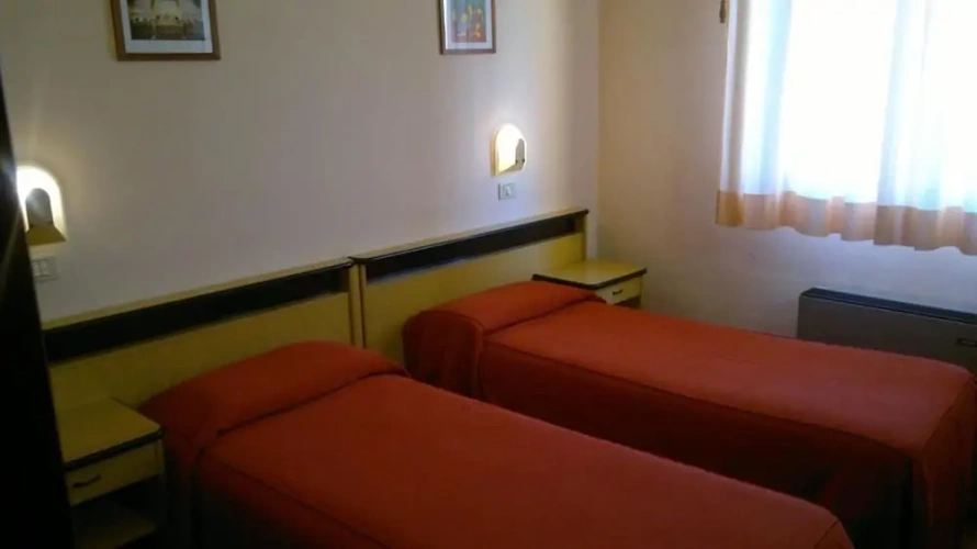 Standard Twin room with city view