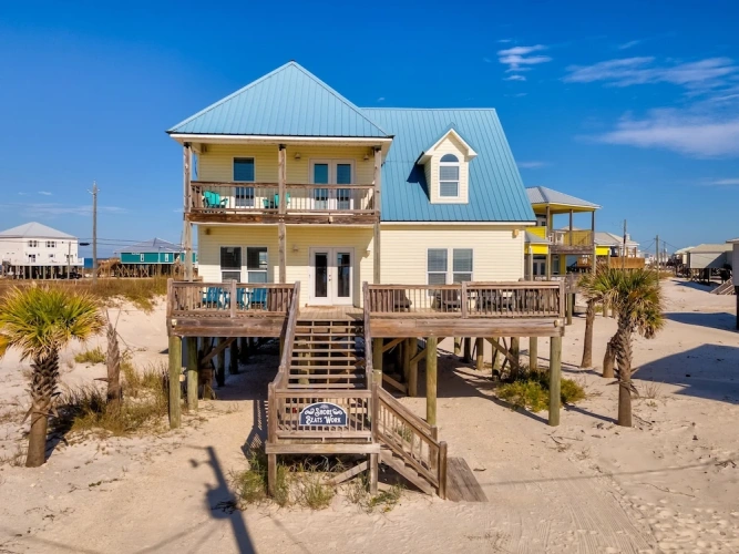 4 Bedrooms Cottage