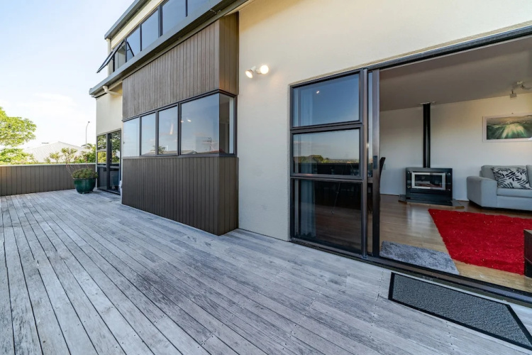 Birkenhead Modern 3 Bedrooms Villa