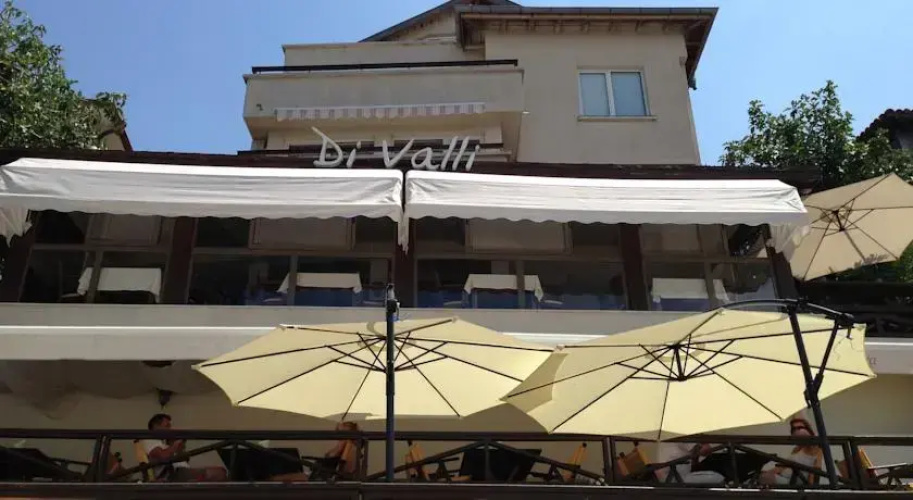 Vesela Guest House