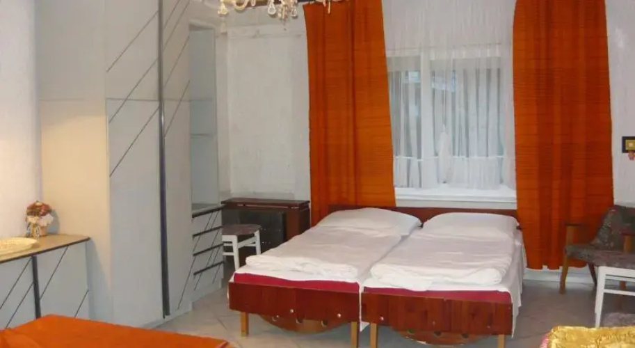 Youth Hostel Villa Benjamin