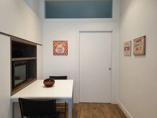 Olmos Apartment with Parking