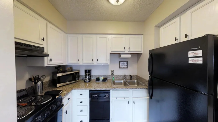 Smoky Top Summit 2 Bedroom Condo by RedAwning