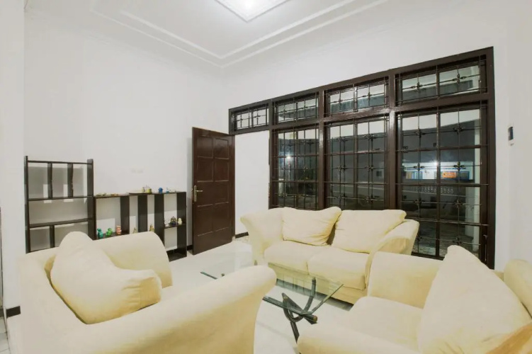 OYO 3467 White Residence