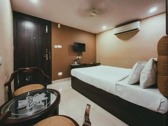 Hotel S L E Residency