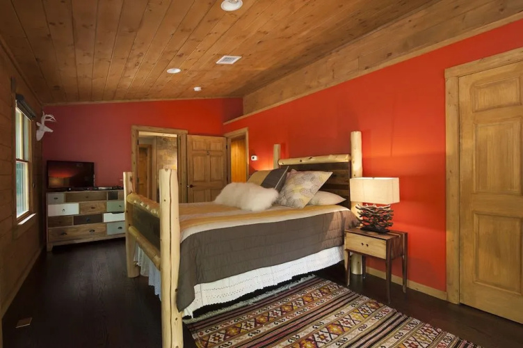 Chatfield Hollow Inn