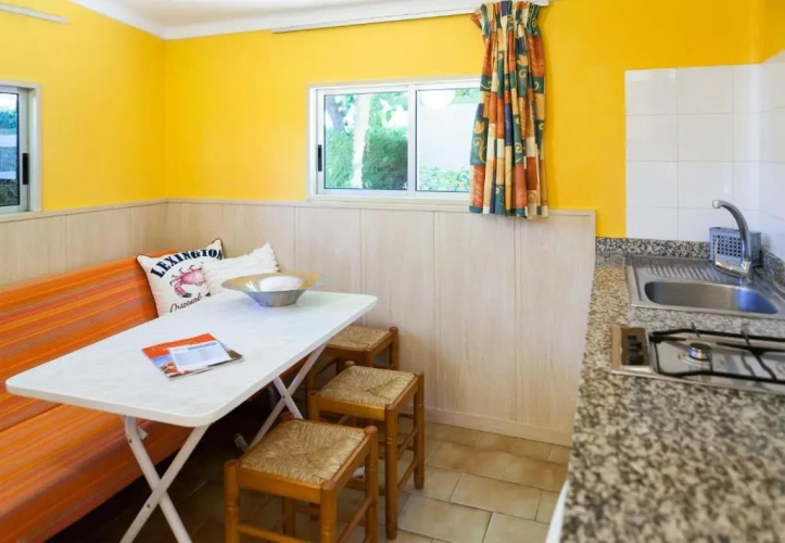 2 Bedrooms Triple Bungalow
