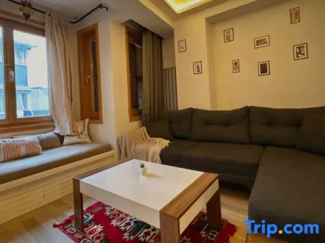 Taksim Square—1BR Deluxe Suite 03