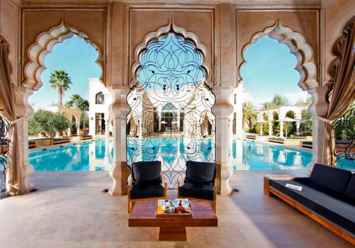 Palais Namaskar